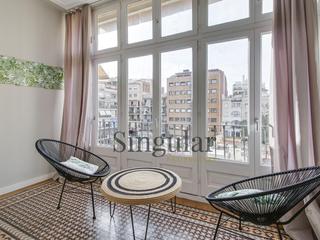 Miete Etagenwohnung  Carrer de girona. Lujoso piso alto y amueblado en calle girona.