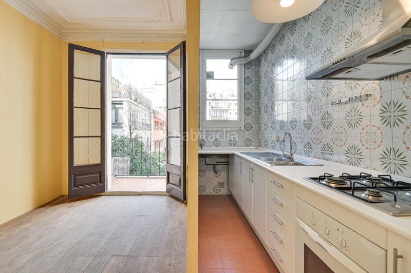 Foto 83239033-c898-4080-a9a8-0bbb52a2c9e2. Pis a Dreta de l´Eixample Barcelona