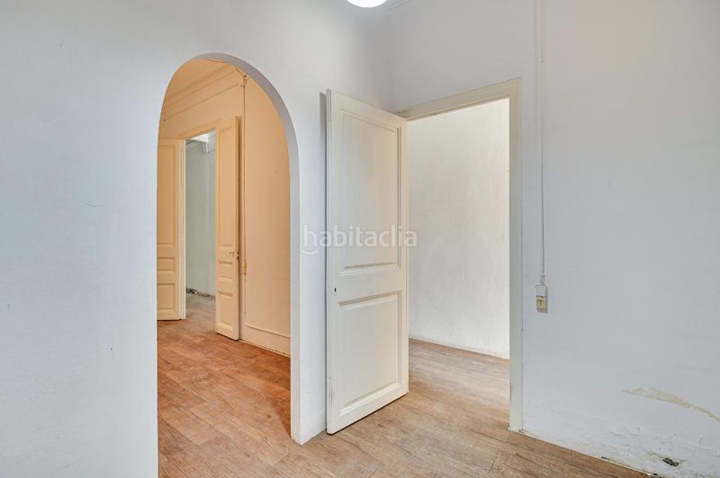 Foto fa24b540-7d16-4d9a-b0c4-004ce2a11f3a. Pis a Dreta de l´Eixample Barcelona