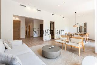 Pis  Avenida josep tarradellas. Preciosa vivienda reformada con terraza en av. tarradellas