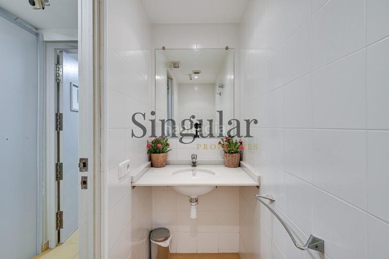 Foto e33096ea-7cff-47e7-85d6-7b0608072ee5. Oficina amb calefacció a Sant Gervasi - Galvany Barcelona