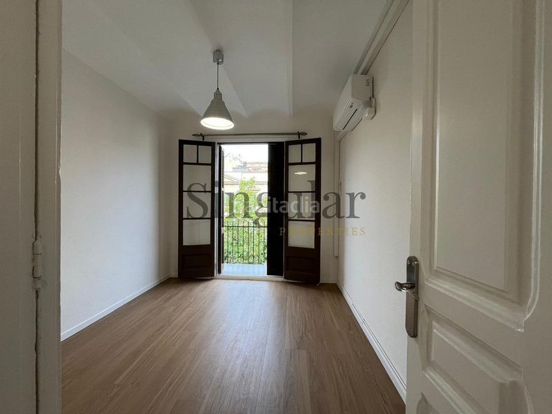 Foto 09fd1227-4864-4545-9bf9-763c890eec16. Pis a Sagrada Família Barcelona