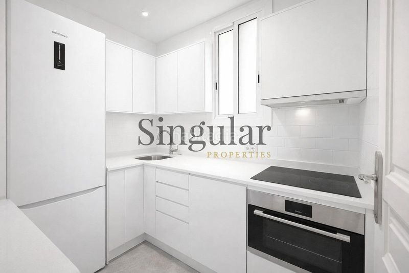 Foto 30783bd3-2b08-40b7-9822-223a6e52371f. Pis a Sagrada Família Barcelona