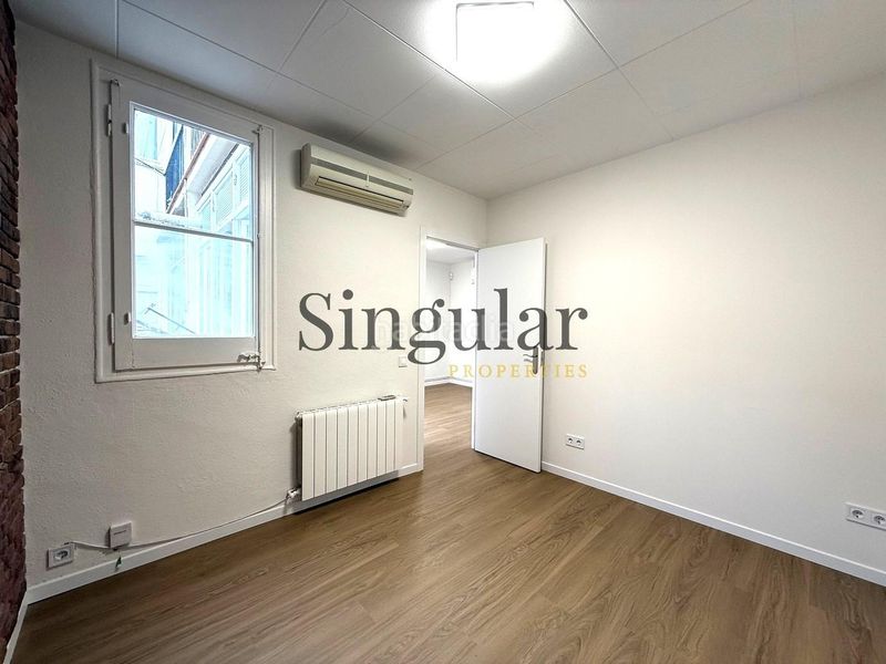 Foto 7dce8dfe-9ff4-4828-be42-3b9d7f8ab823. Pis a Sagrada Família Barcelona