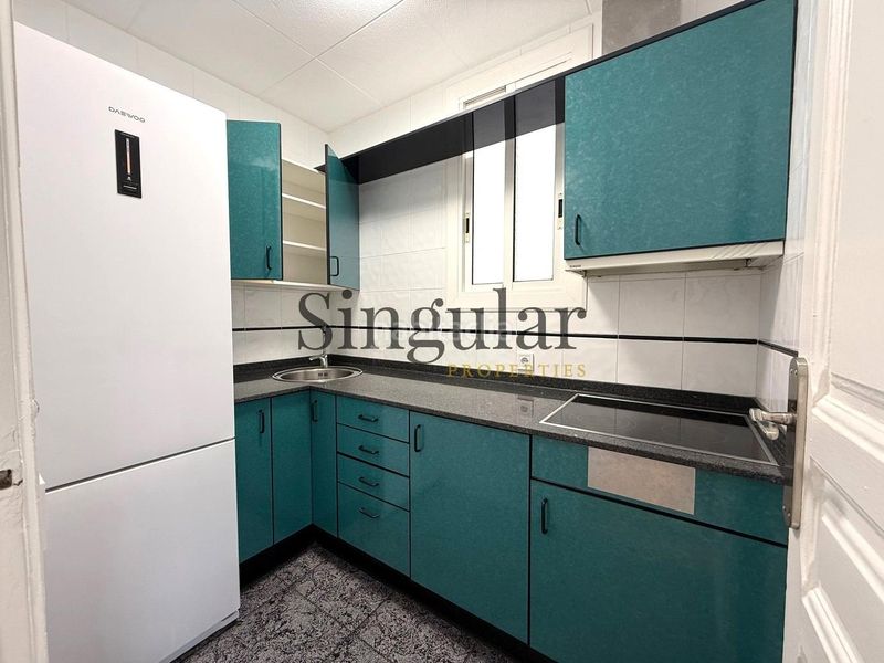 Foto ee898196-5f59-4bd4-9a5c-ef82f700b7d4. Pis a Sagrada Família Barcelona