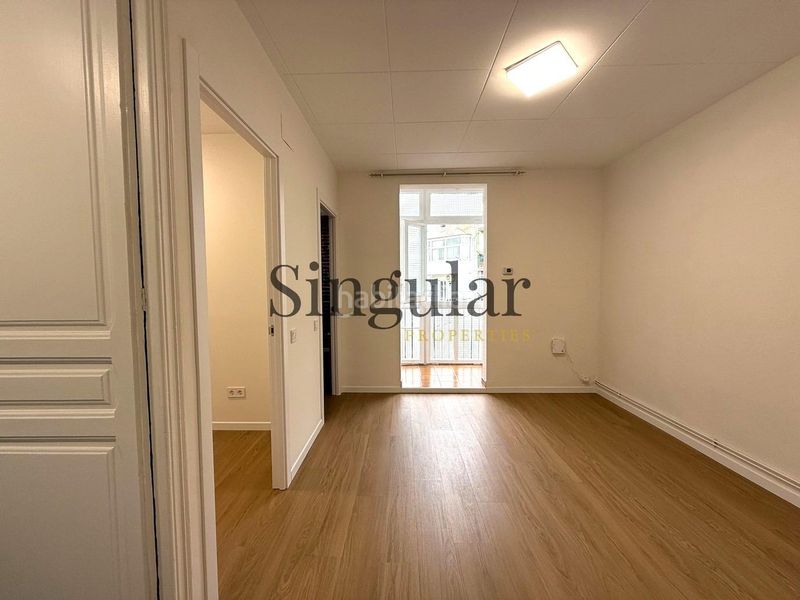 Foto f773c674-a0d0-4271-a034-9708ed6c412a. Pis a Sagrada Família Barcelona