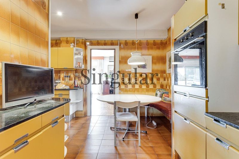 Foto 2a291424-05fc-4f3b-9300-d002165ba988. Pis amb aparcament a Barri de les Corts Barcelona