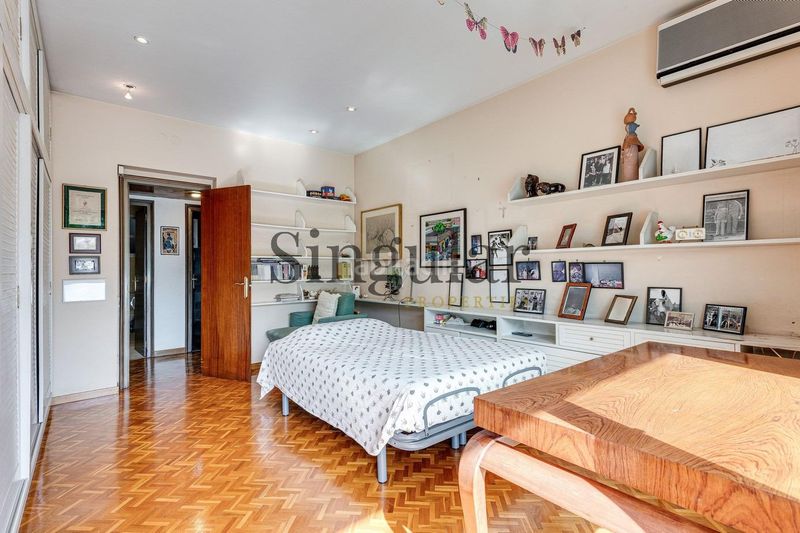 Foto 806b856d-1314-417b-b635-f2a4f76c80fc. Pis amb aparcament a Barri de les Corts Barcelona