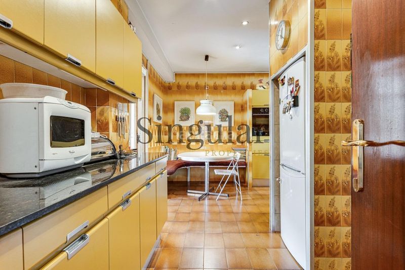 Foto 84bf429c-697a-4e41-a584-be7f02eaa137. Pis amb aparcament a Barri de les Corts Barcelona