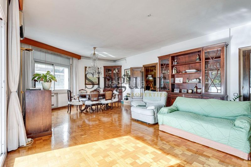 Foto ade4f7bb-6b27-4161-bc87-ae1e44a9adfb. Pis amb aparcament a Barri de les Corts Barcelona