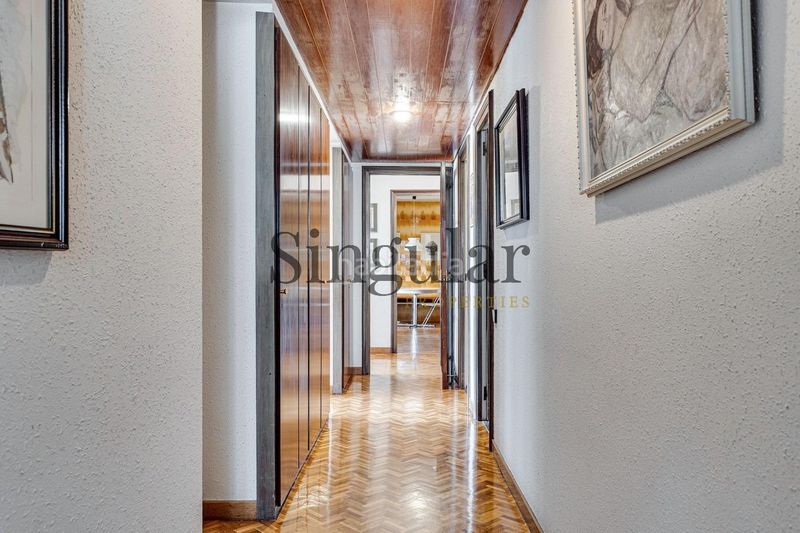 Foto b4733aa0-7692-4ecd-ad63-a6049fc37e37. Pis amb aparcament a Barri de les Corts Barcelona