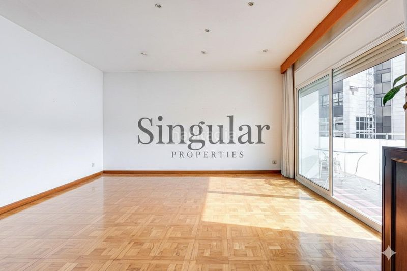 Foto d1e405a5-5bc4-4299-9af5-bedd6b6d3edb. Pis amb aparcament a Barri de les Corts Barcelona