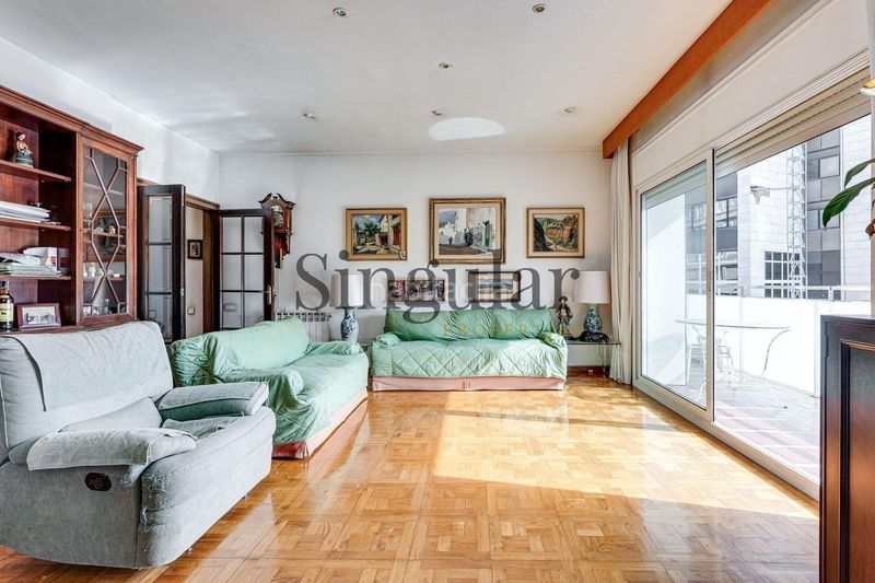 Foto fe0517ed-53fb-4287-9346-aec4839fe28a. Pis amb aparcament a Barri de les Corts Barcelona