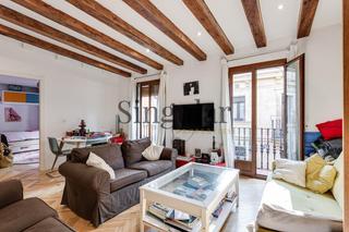 Etagenwohnung  Carrer del notariat. Vivienda singular en finca catalogada en el corazón de ciutat ve