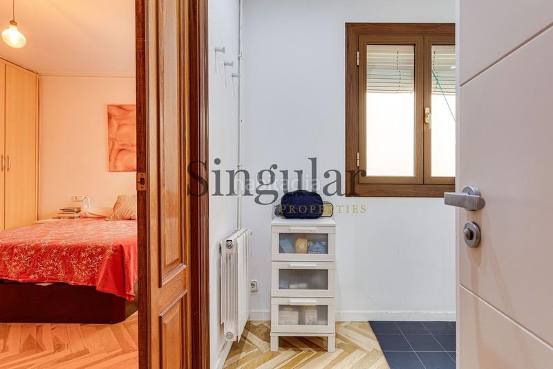 Foto 41ec5603-b913-478e-a7d7-a9daf2ff2d11. Pis a Raval Barcelona