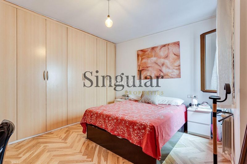 Foto 4bad8b57-b269-40ce-9904-5734ef7188e7. Pis a Raval Barcelona