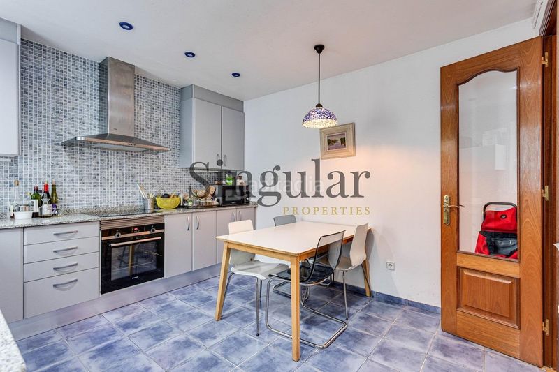 Foto 68942f41-31fc-4964-bd45-a5b094c08e1e. Pis a Raval Barcelona