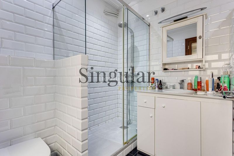 Foto 936e20e5-ed23-48e4-8078-f99fc1c4c413. Pis a Raval Barcelona