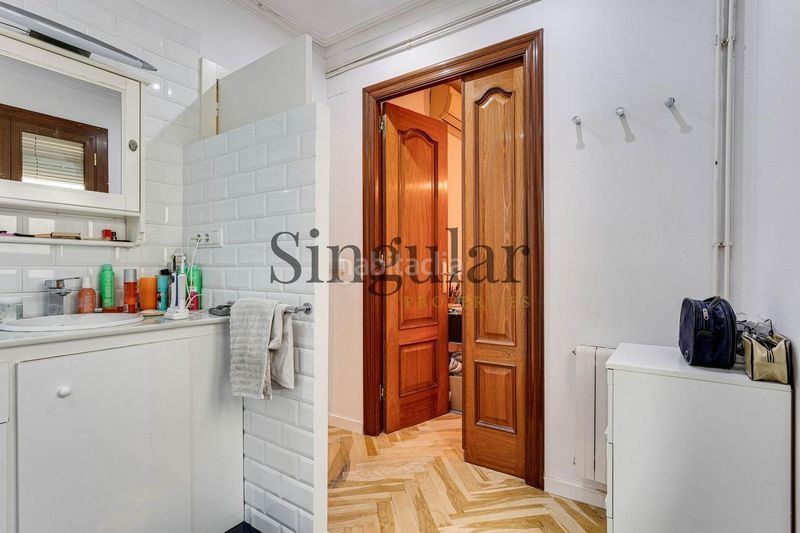 Foto 9c7000cb-2e75-41df-9ccf-05ac3d25c16f. Pis a Raval Barcelona