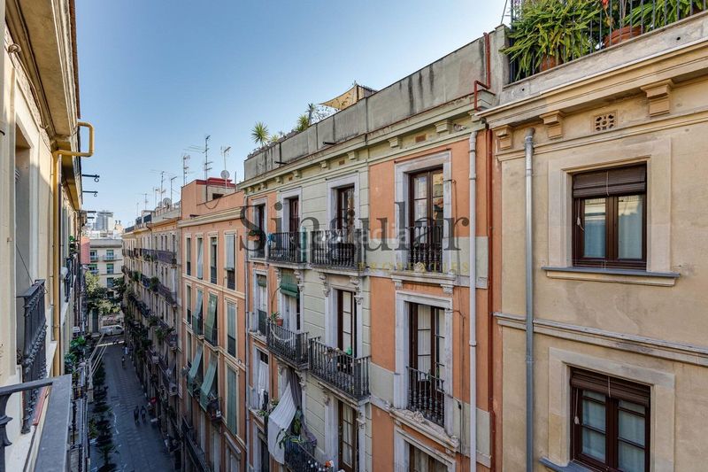 Foto c2f16edc-04a5-4878-bfc1-9db05bcccc35. Pis a Raval Barcelona