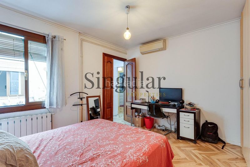 Foto d754c13a-f335-4f01-b367-7fc54e2941e5. Pis a Raval Barcelona