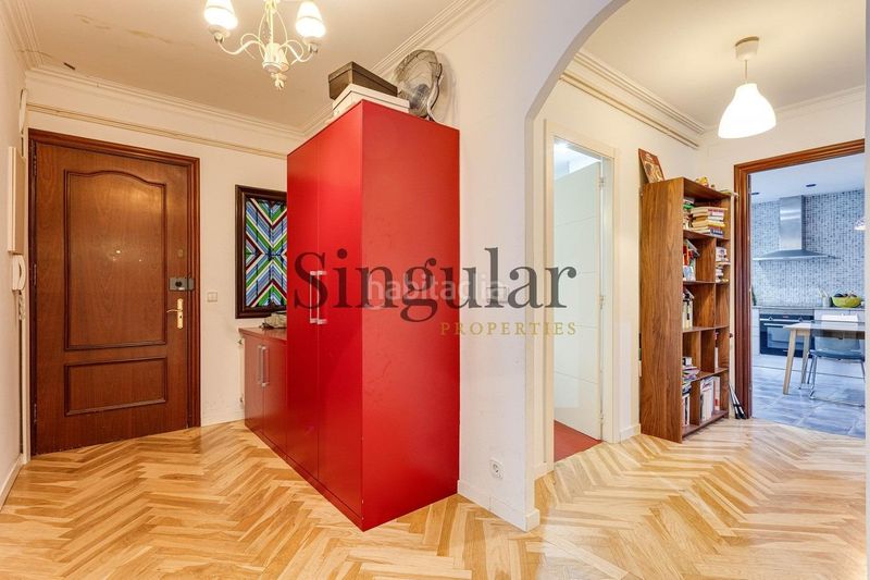Foto f201c50d-3f87-4732-b8fb-e11e50c927c4. Pis a Raval Barcelona