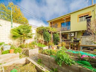Casa adossada  De torrent i garriga. Casa unifamiliar cantonera amb jardí