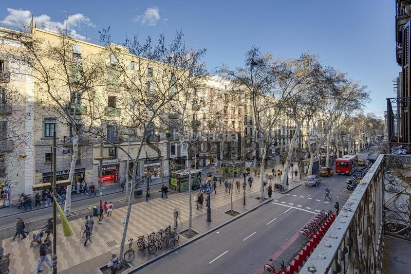 Foto b10a5f9a-b7f2-467c-9be8-3b4d01347c67. Lloguer pis amb calefacció a Raval Barcelona