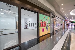 Business premise  Carretera n-150. Local de 57 m2 en ventaalquiler en centro comercial baricentro