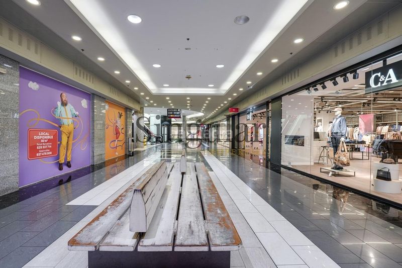 Foto 1b6d9926-1472-4904-bc11-f5486aaa761b. Alquiler local comercial local de 57 m2 en ventaalquiler en centro comercial baricentro . en Barberà del Vallès