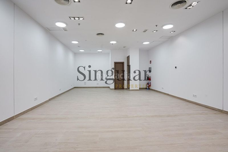 Foto 88451bbb-ed1f-4c87-ad0e-f2efcbd36e70. Alquiler local comercial local de 57 m2 en ventaalquiler en centro comercial baricentro . en Barberà del Vallès