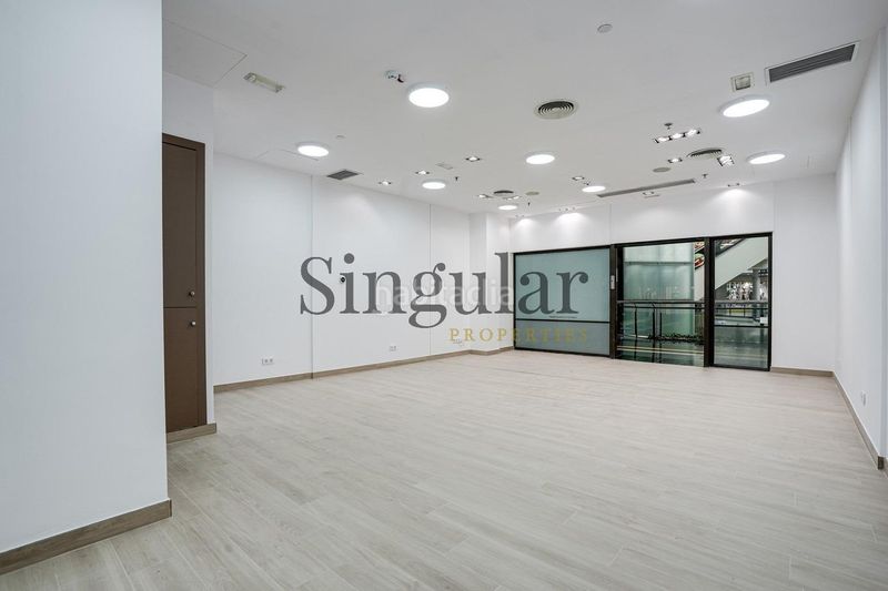 Foto b3a48a9c-7887-4da6-ac9b-cef7bd44f2c6. Alquiler local comercial local de 57 m2 en ventaalquiler en centro comercial baricentro . en Barberà del Vallès