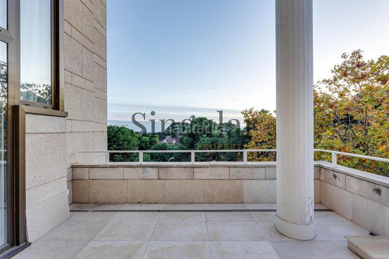 Foto 23eb2887-039b-445a-b2d7-901fdf54bd66. Alquiler ático espectacular ático con piscina privada Pedralbes en Barcelona