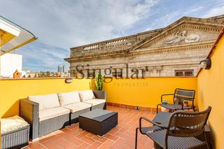 Penthouse  Carrer del consolat de mar. Ático dúplex con terraza en el emblemático barrio del born