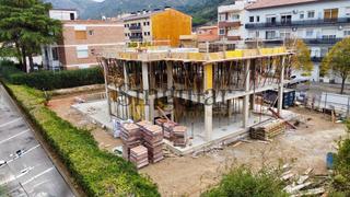 Pis a Els Grecs-Mas Oliva. Piso en prime mas oliva, roses