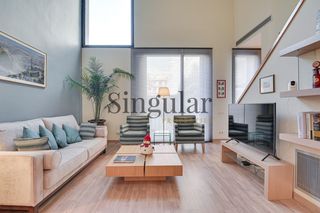 Duplex  Carrer de la diputació. Dúplex singular a un paso de passeig de gràcia