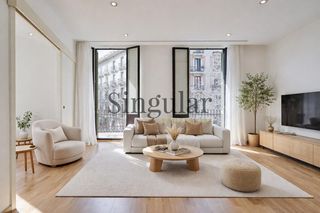 Appartamento  Carrer d'aribau. Elegante tercera planta soleada en finca regia junto a paseo de