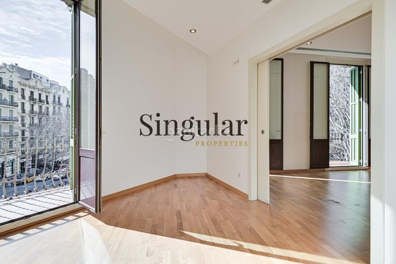 Foto 8623cfea-c237-4733-ba85-b5a5a27a5be9. Piso elegante tercera planta soleada en finca regia junto a paseo de gracia en Barcelona
