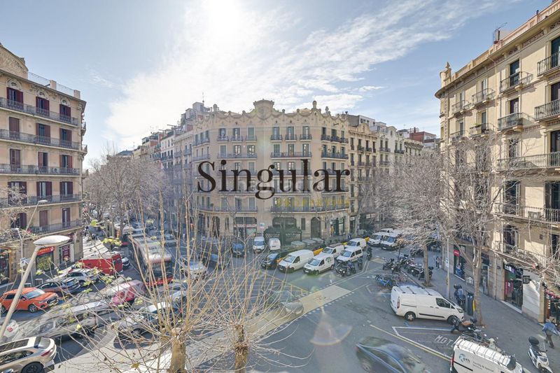 Foto ea3c3a61-e60e-447b-9409-44c4c077a59d. Piso elegante tercera planta soleada en finca regia junto a paseo de gracia en Barcelona