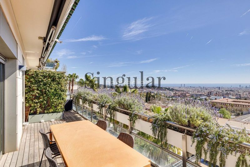 Foto 679e363a-abe0-437c-b39e-3bcd7f1ca61b. Piso ático con piscina y vistas espectaculares bonanova en Barcelona
