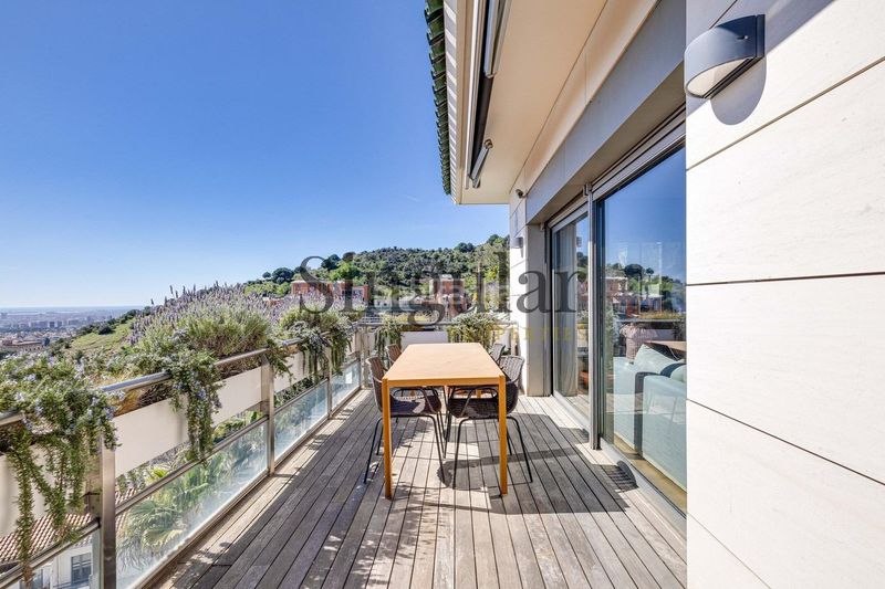 Foto 9ec15a5e-c01a-45d8-8541-ef8e1677f368. Piso ático con piscina y vistas espectaculares bonanova en Barcelona