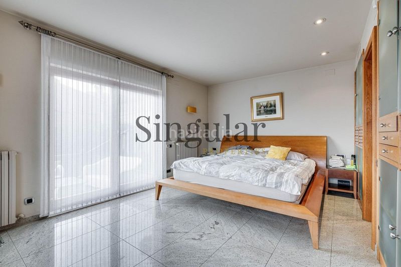 Foto 0bb50abb-213c-4e9b-8523-b1f32e698547. Casa amb calefacció aparcament piscina a La Miranda Esplugues de Llobregat