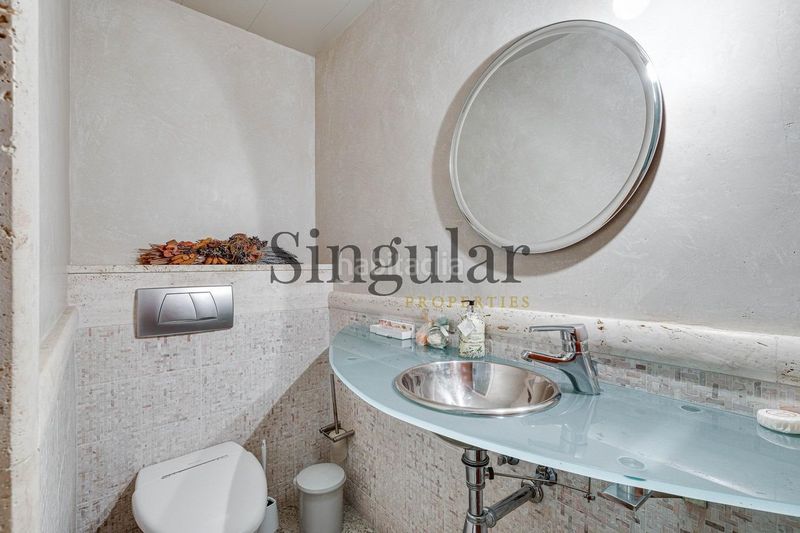 Foto 0f9b0ef1-b4ee-4e2d-bf29-3b07f0c530d9. Casa amb calefacció aparcament piscina a La Miranda Esplugues de Llobregat
