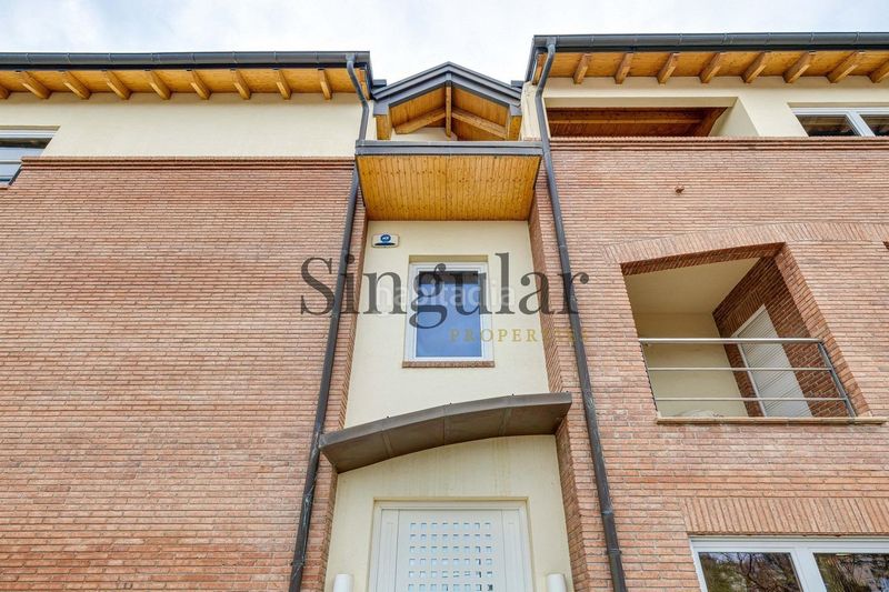 Foto 11ead1b8-82b1-4369-af96-eaf85595b05a. Casa amb calefacció aparcament piscina a La Miranda Esplugues de Llobregat