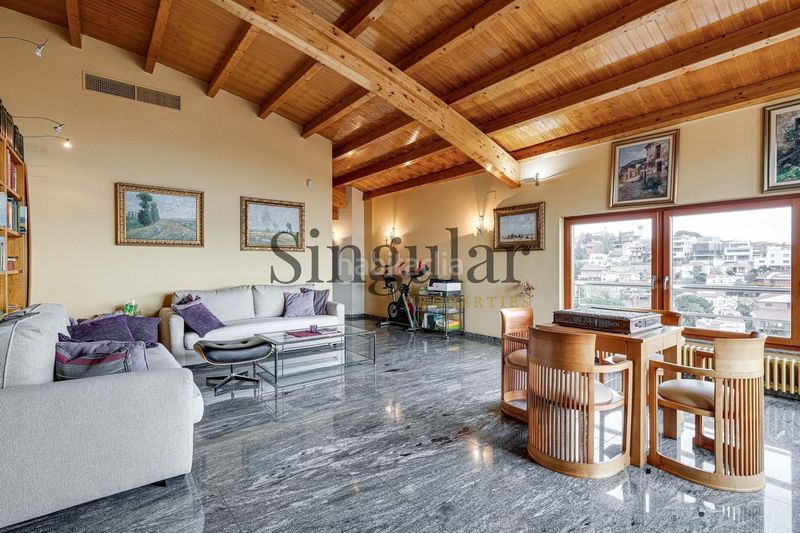 Foto 582a1388-5c9e-4e91-b2d1-5dcce7e3c6bf. Casa amb calefacció aparcament piscina a La Miranda Esplugues de Llobregat