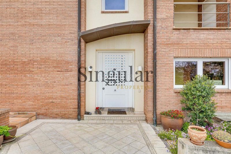 Foto 7e6a97fd-9eb6-4cb2-be4e-878a288d59cb. Casa amb calefacció aparcament piscina a La Miranda Esplugues de Llobregat