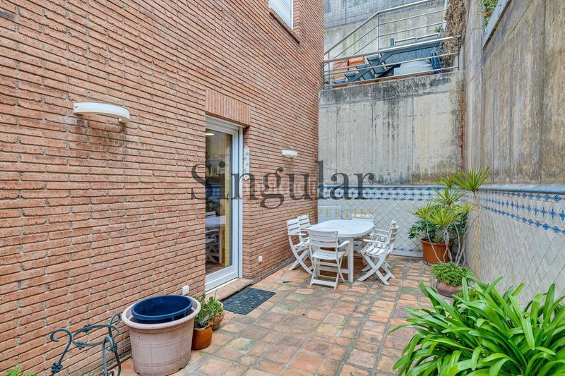 Foto 8c6c392d-32d6-41a9-aa50-c6662b096fbf. Casa amb calefacció aparcament piscina a La Miranda Esplugues de Llobregat