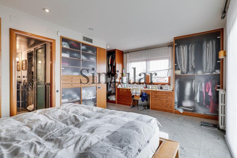 Foto daddf306-65a8-4849-b00a-2520a3e119e3. Casa amb calefacció aparcament piscina a La Miranda Esplugues de Llobregat