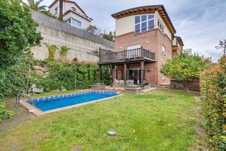 Casa a La Miranda. Magnífica vivienda situada en una de las zonas más tranquilas y