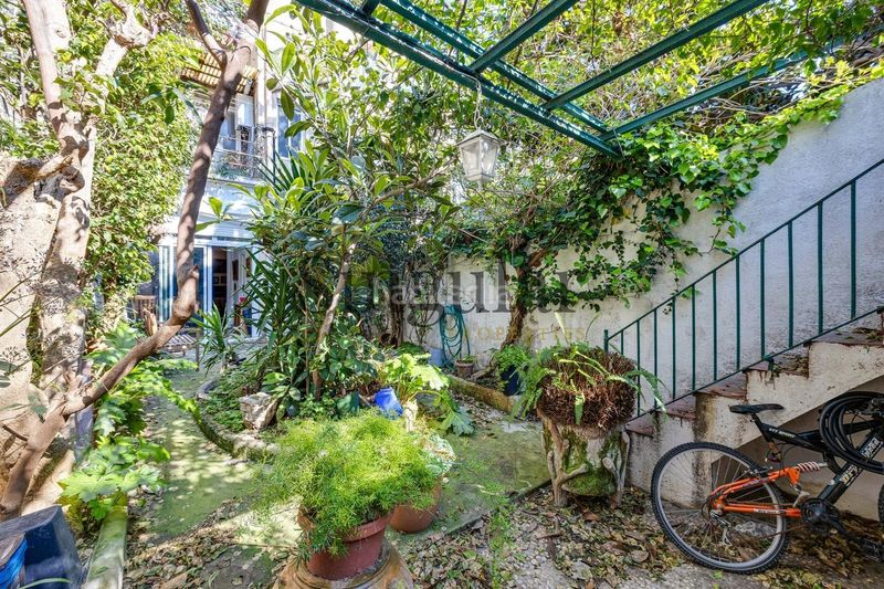 Foto 4d43e381-4196-4777-a50d-908847abe23b. Edifici a Sarrià Barcelona